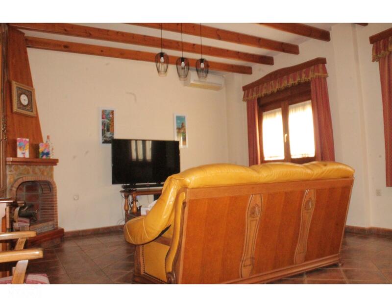 4 bedroom Townhouse for sale