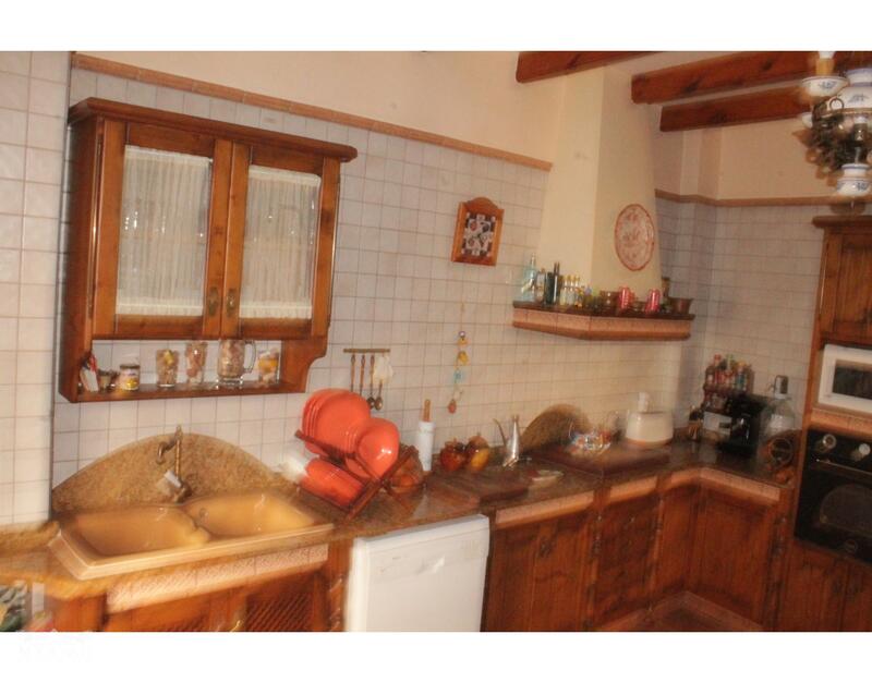 4 bedroom Townhouse for sale