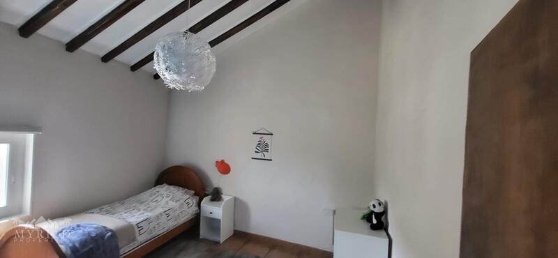 5 спальная комната Деревенский Дом продается