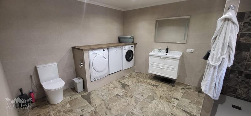 5 спальная комната Деревенский Дом продается