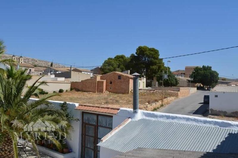 5 bedroom Land for sale