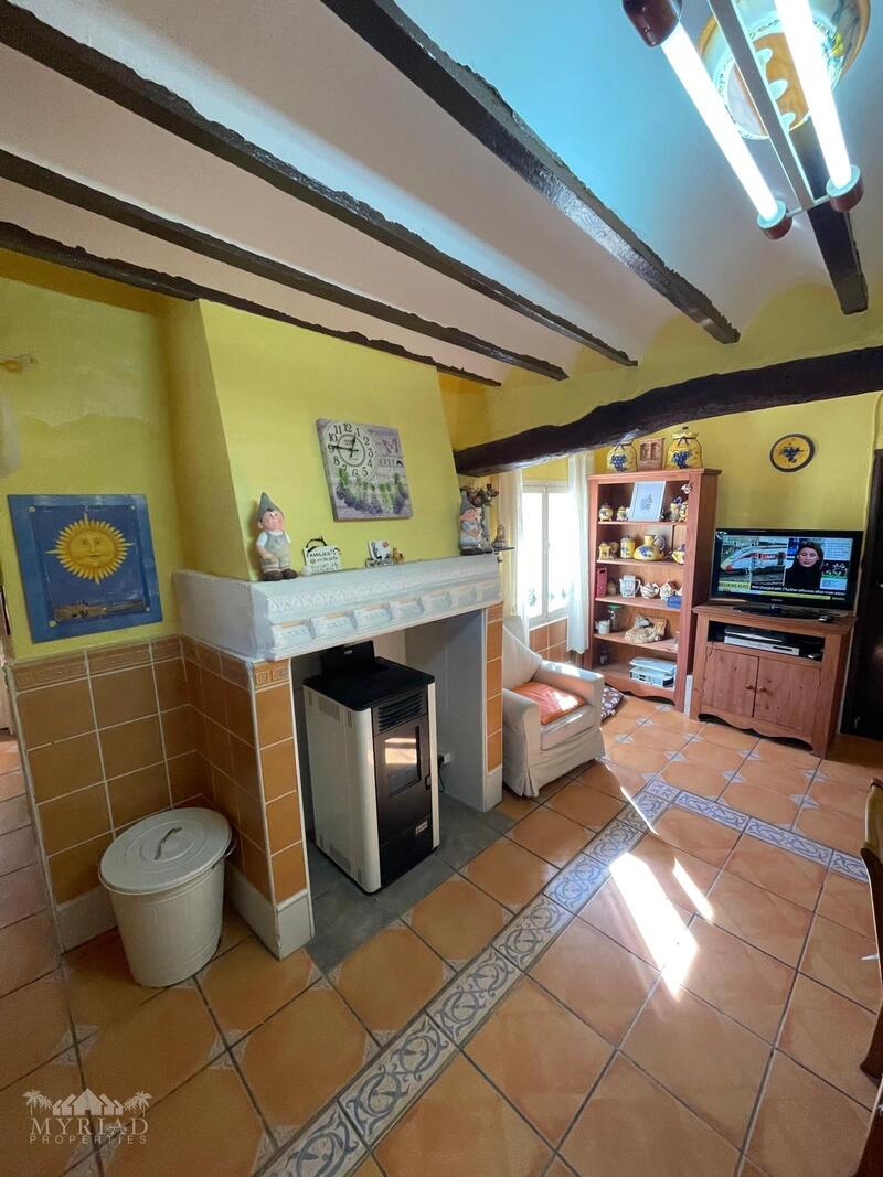 6 bedroom Country House for sale