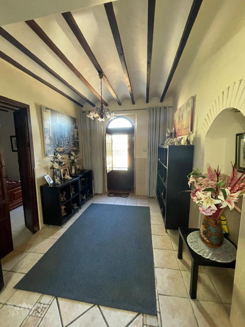 6 bedroom Country House for sale