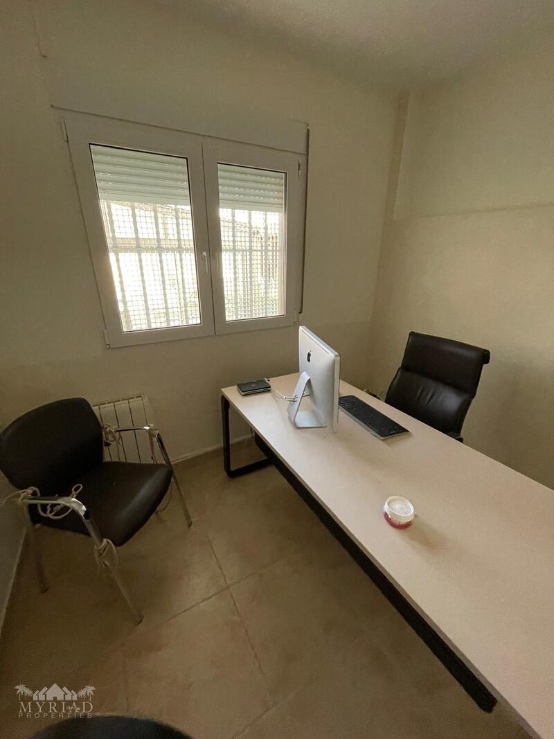 5 Schlafzimmer Landhaus zu verkaufen