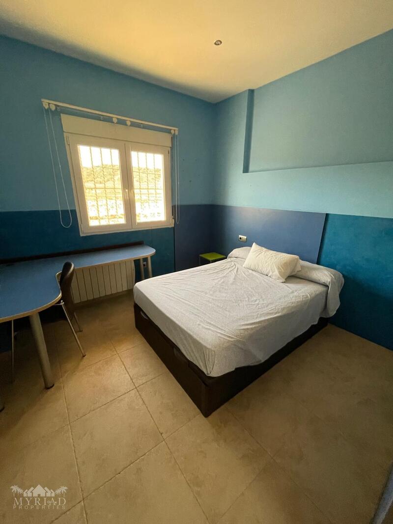 5 Schlafzimmer Landhaus zu verkaufen