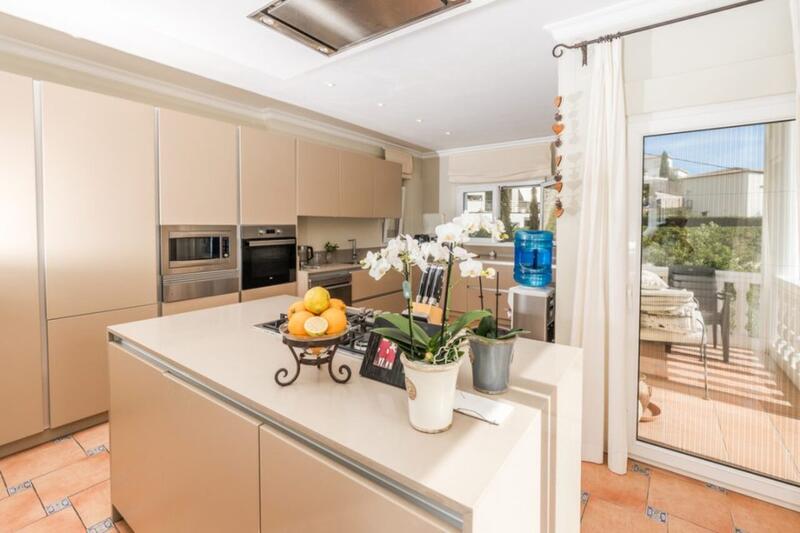 6 Schlafzimmer Villa zu verkaufen 6 Schlafzimmer Villa zu verkaufen