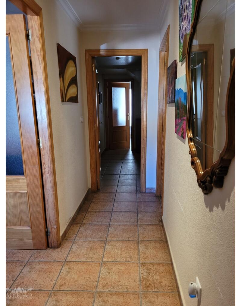 5 bedroom Townhouse for sale