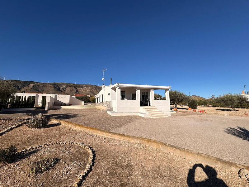 Country House for sale in Caudete, Albacete