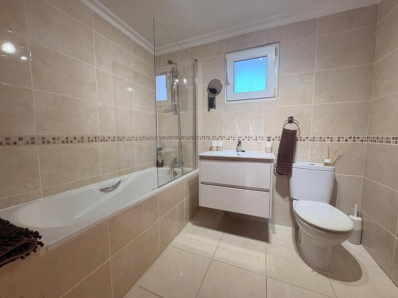 3 bedroom Country House for sale 3 bedroom Country House for sale