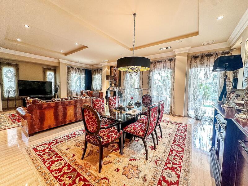 5 bedroom Villa for sale