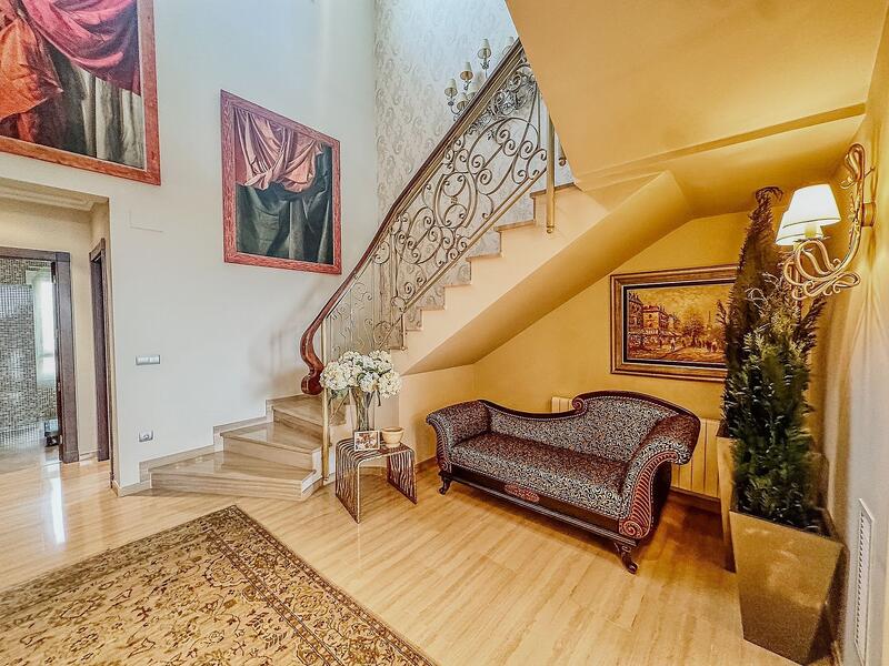 5 bedroom Villa for sale