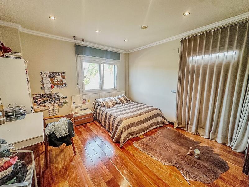 5 bedroom Villa for sale