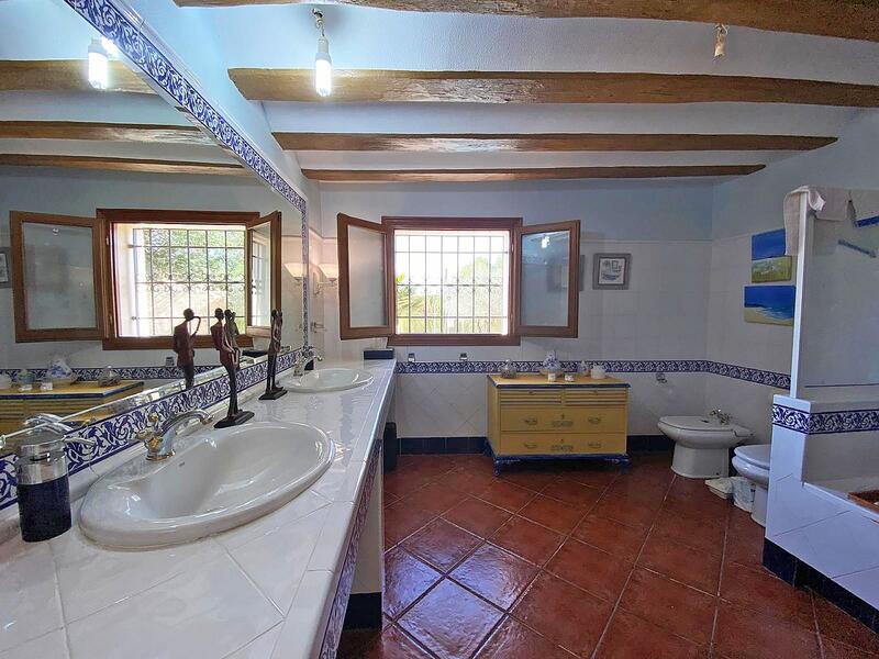 4 bedroom Country House for sale