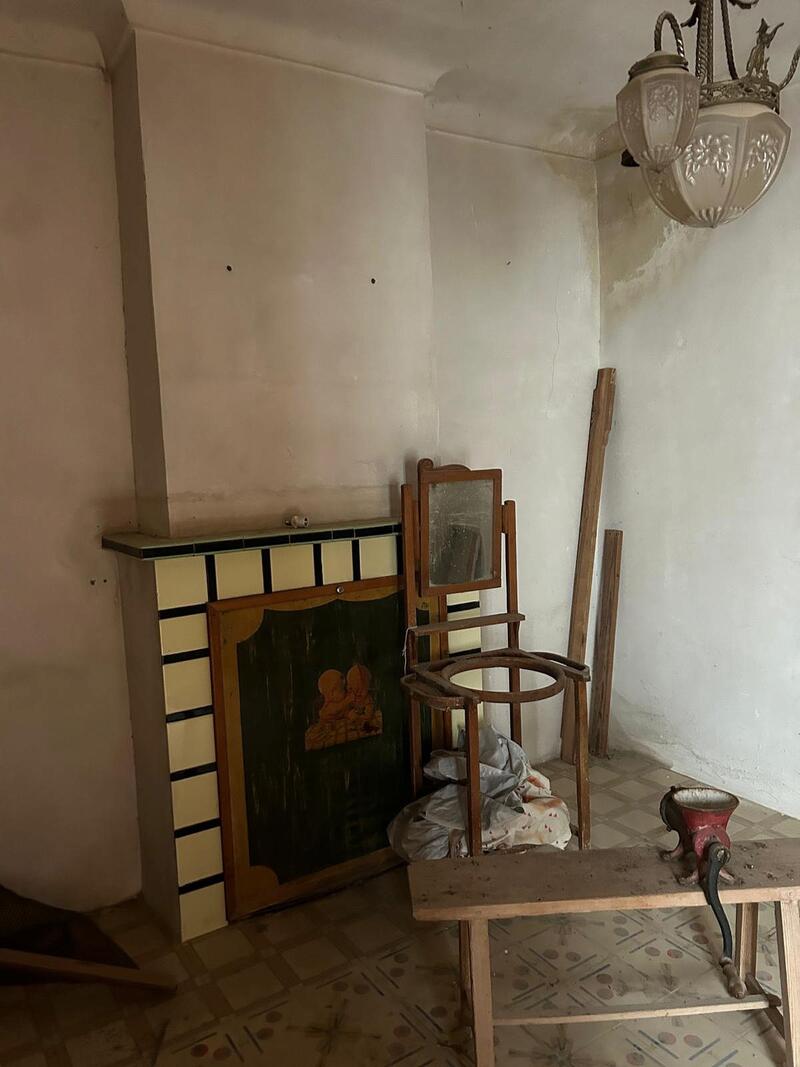 4 bedroom Townhouse for sale