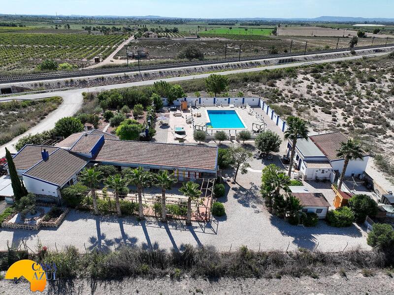 6 bedroom Country House for sale