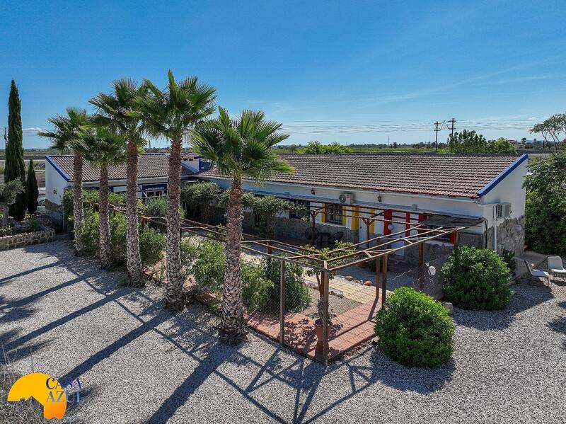 6 bedroom Country House for sale