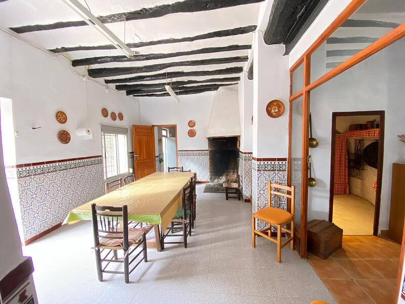 8 bedroom Country House for sale