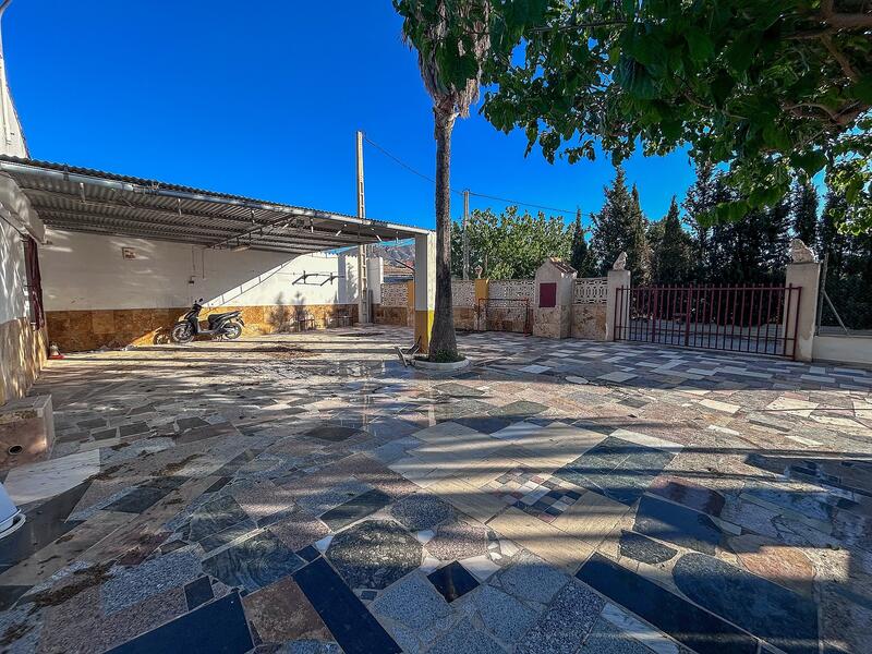 4 bedroom Country House for sale 4 bedroom Country House for sale