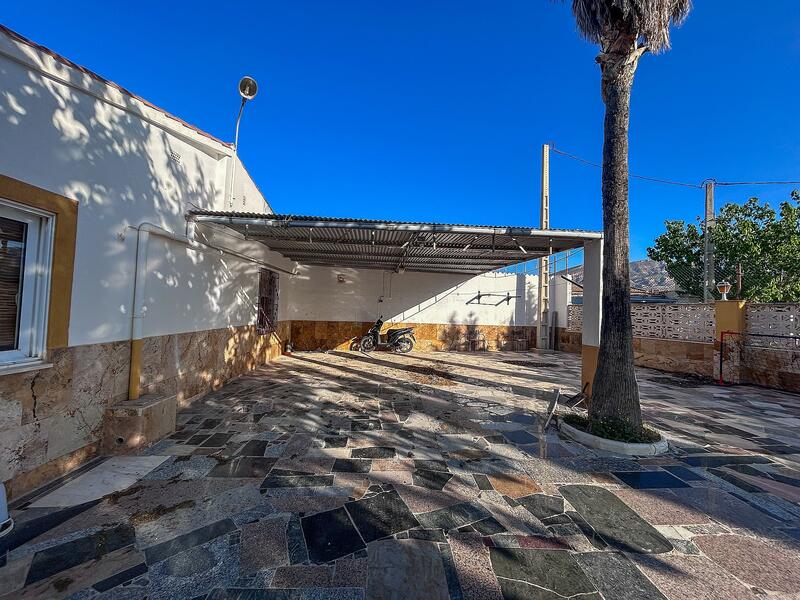 4 bedroom Country House for sale 4 bedroom Country House for sale