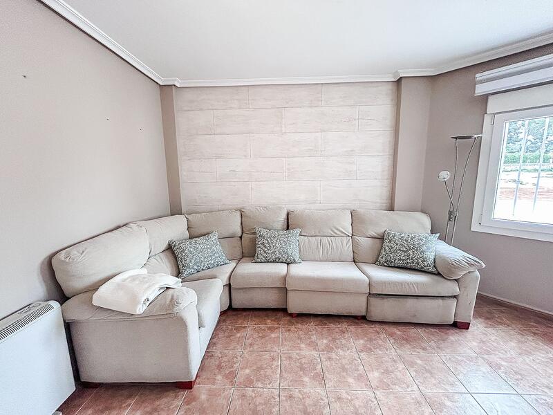 5 bedroom Townhouse for sale