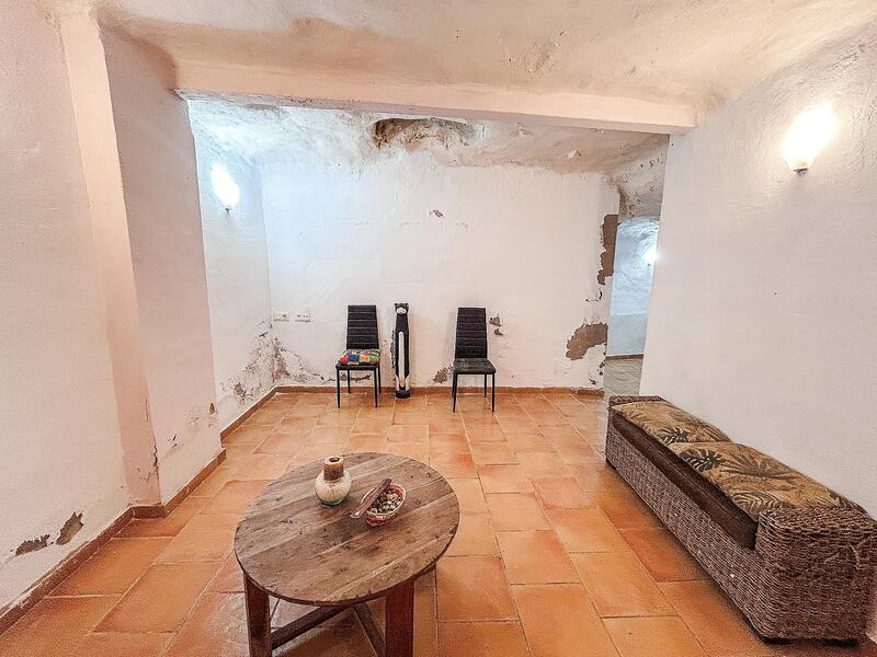 4 bedroom Cave House for sale