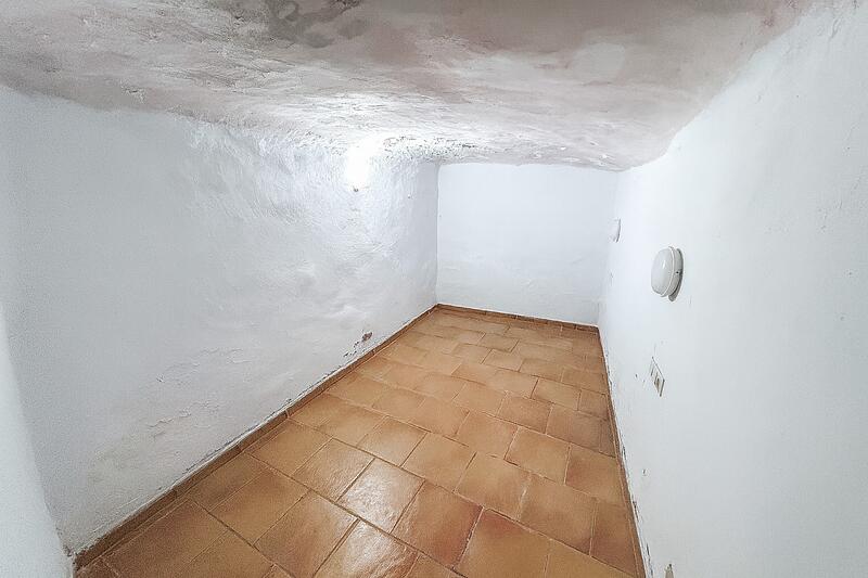 4 bedroom Cave House for sale