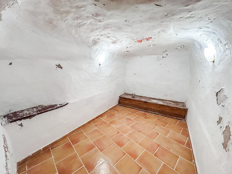 4 bedroom Cave House for sale