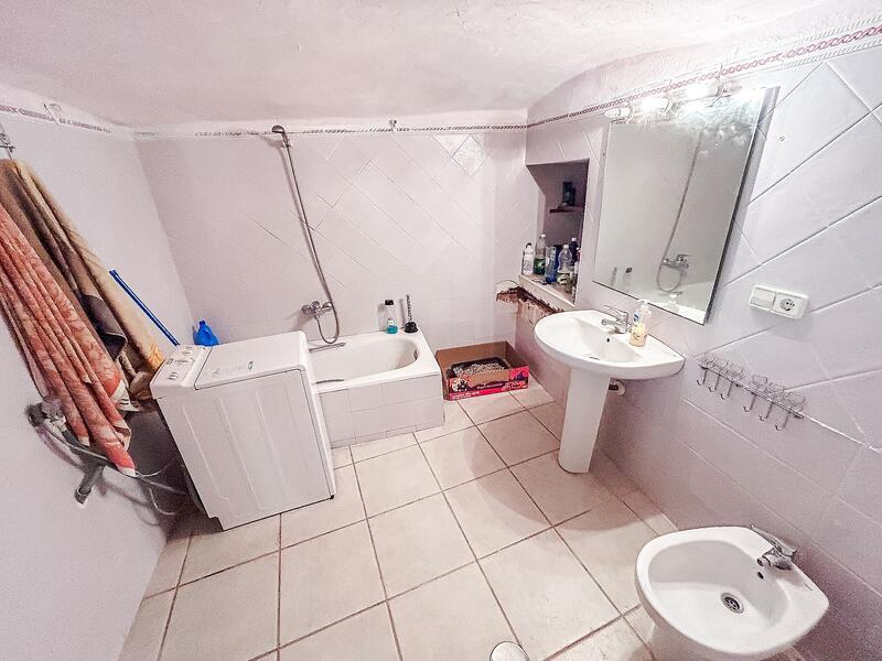 4 bedroom Cave House for sale