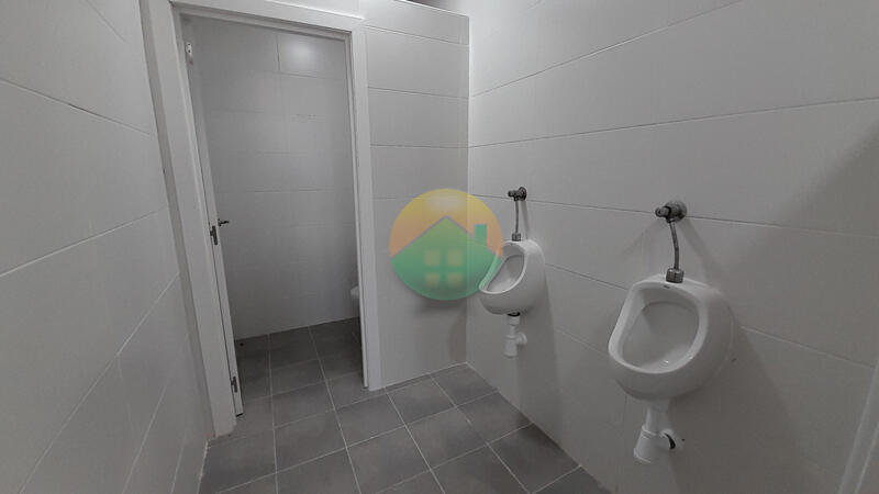 Handelsimmobilie zu verkaufen