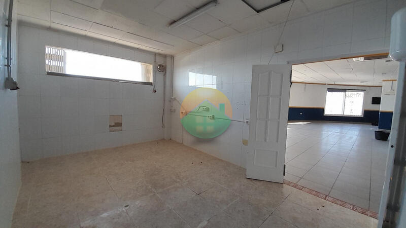 Handelsimmobilie zu verkaufen