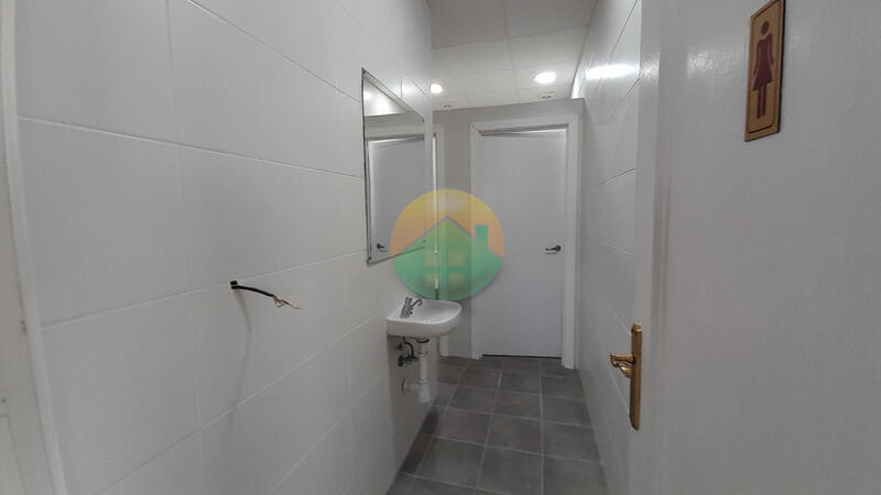 Handelsimmobilie zu verkaufen