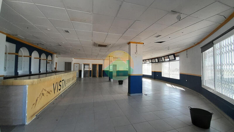 Handelsimmobilie zu verkaufen