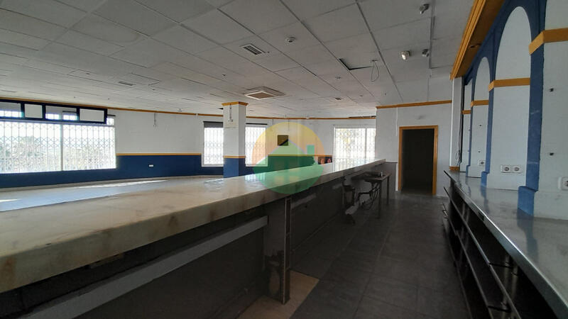 Handelsimmobilie zu verkaufen