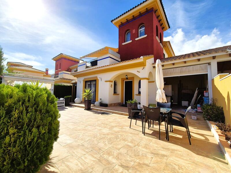 вилла продается в Cabo Roig, Alicante