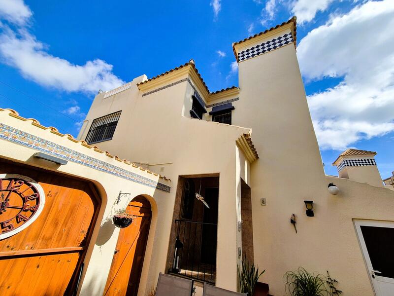 3 спальная комната вилла продается