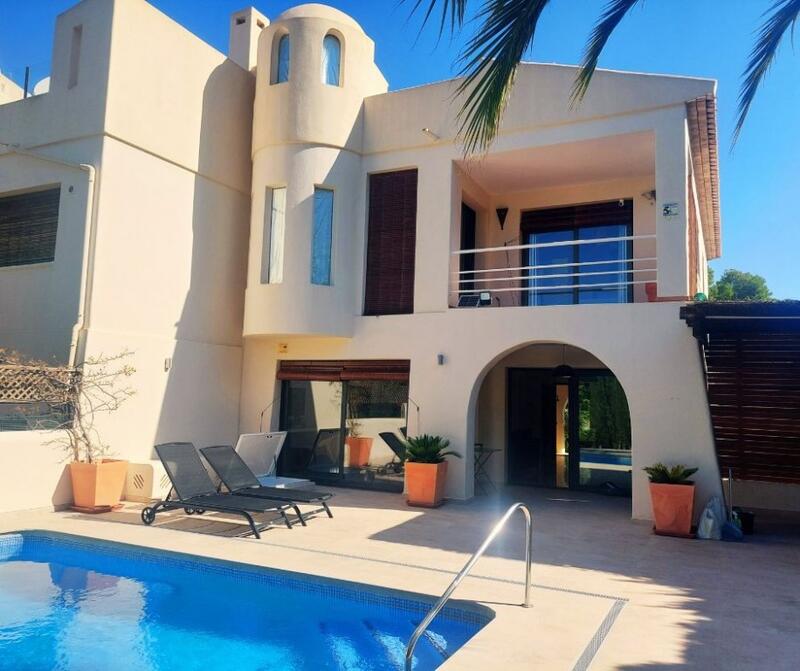Villa zu verkaufen in Albir, Alicante Villa zu verkaufen in Albir, Alicante