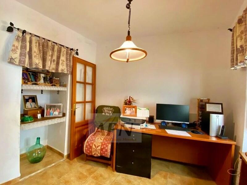 4 Schlafzimmer Stadthaus zu verkaufen