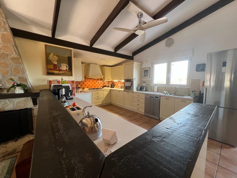 4 Schlafzimmer Landhaus zu verkaufen