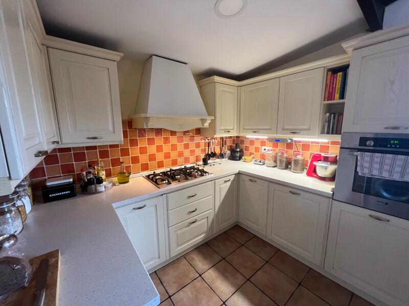 4 Schlafzimmer Landhaus zu verkaufen