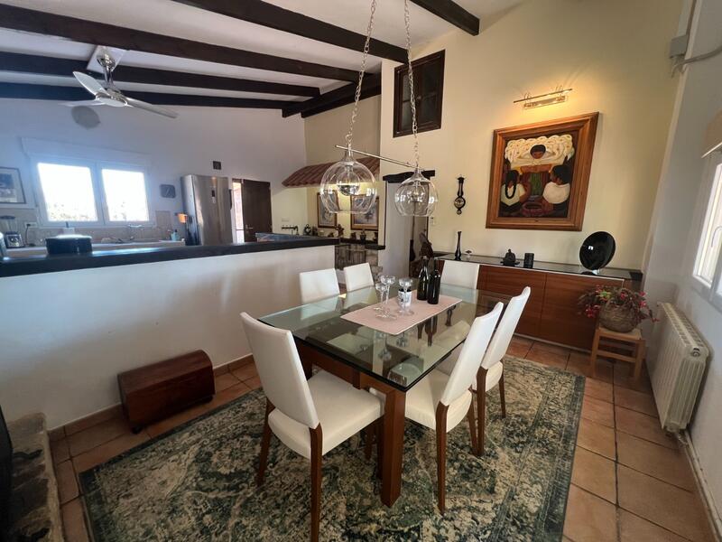 4 Schlafzimmer Landhaus zu verkaufen