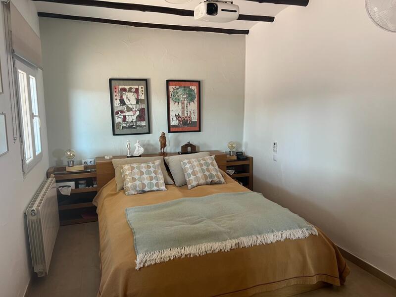 4 Schlafzimmer Landhaus zu verkaufen