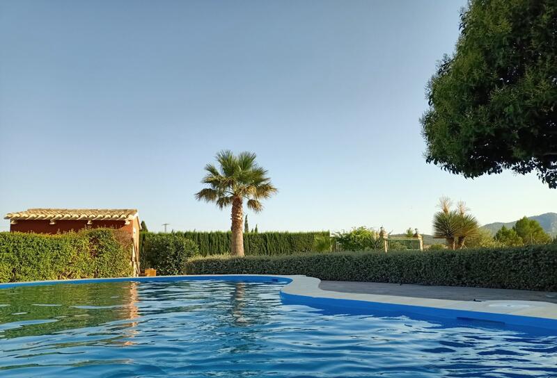 4 Schlafzimmer Landhaus zu verkaufen