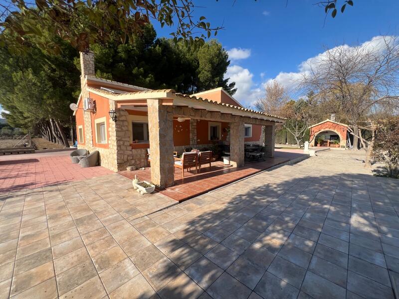 4 Schlafzimmer Landhaus zu verkaufen