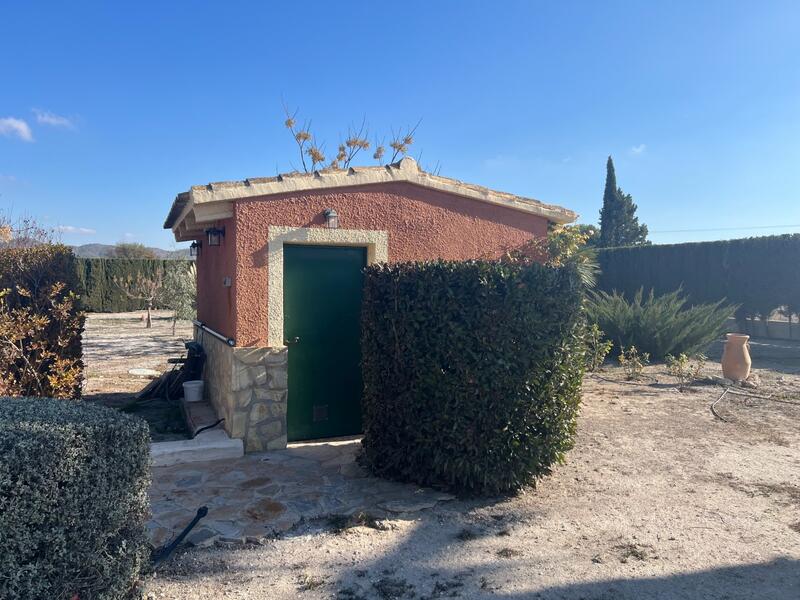 4 Schlafzimmer Landhaus zu verkaufen