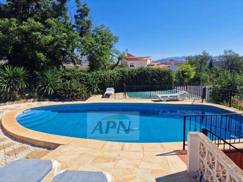 6 slaapkamer Landhuis Te koop 6 slaapkamer Landhuis Te koop