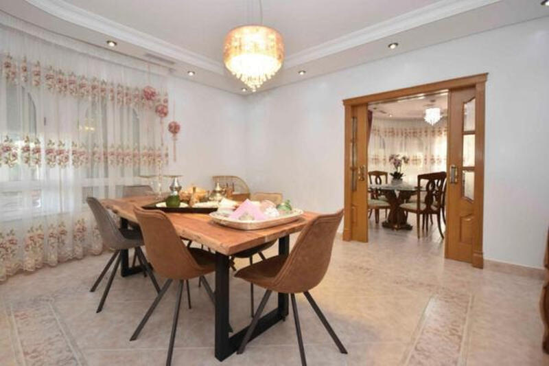 7 Cuarto Villa en venta