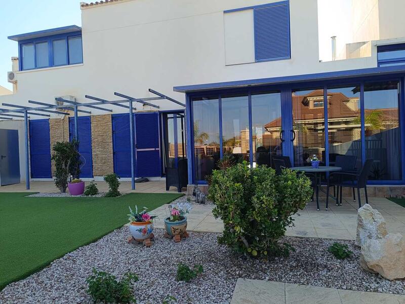 3 soveværelse Byhus til salg