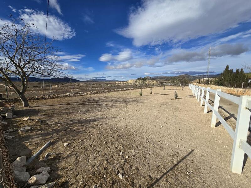 2 Cuarto Casa de Campo en venta