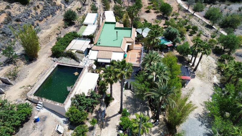 6 bedroom Country House for sale