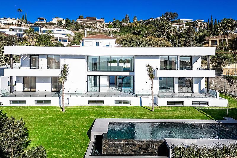 6 спальная комната вилла продается